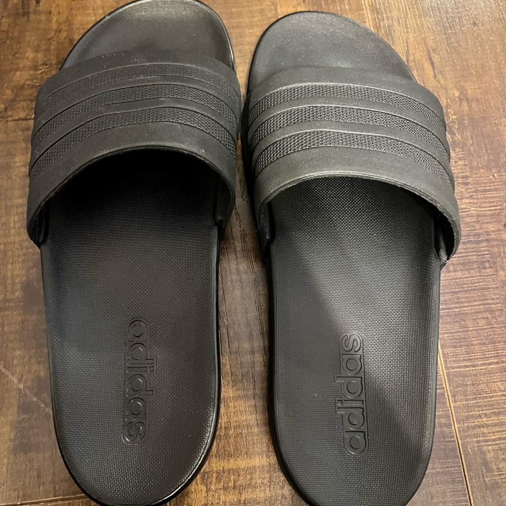 NWOT Adilette adidas comfort slides unisex